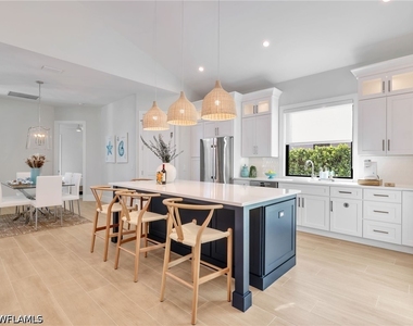 685 6th Avenue - Photo Thumbnail 5