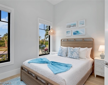 685 6th Avenue - Photo Thumbnail 23