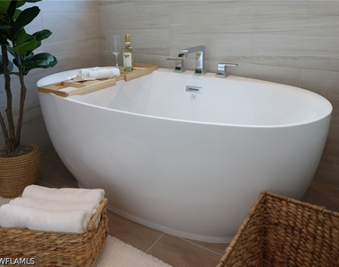 685 6th Avenue - Photo Thumbnail 21