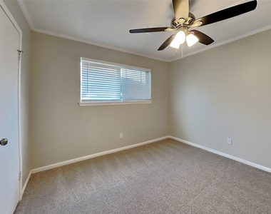 1920 Crooked Creek Lane - Photo Thumbnail 15