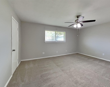 1920 Crooked Creek Lane - Photo Thumbnail 9