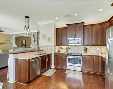 3402 Tigris Lane - Photo Thumbnail 5
