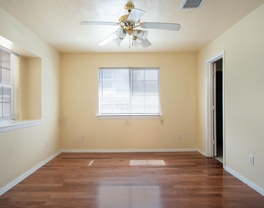 1209 Lovett Street - Photo Thumbnail 7
