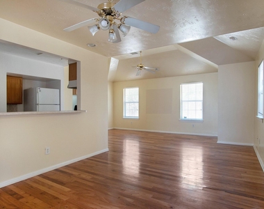 1209 Lovett Street - Photo Thumbnail 4