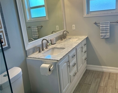 633 Palm View Drive - Photo Thumbnail 5