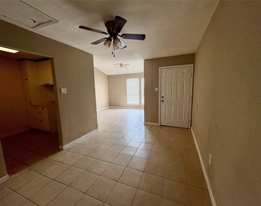 1014 Graham Drive - Photo Thumbnail 2