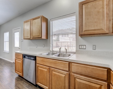 12415 Silversmine Drive - Photo Thumbnail 10