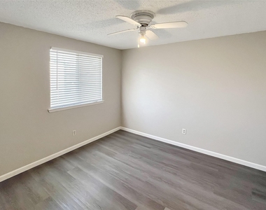 15018 Cypress Green Drive - Photo Thumbnail 13