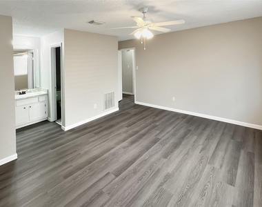 15018 Cypress Green Drive - Photo Thumbnail 16