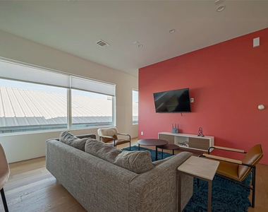 3513 Bell Street - Photo Thumbnail 3