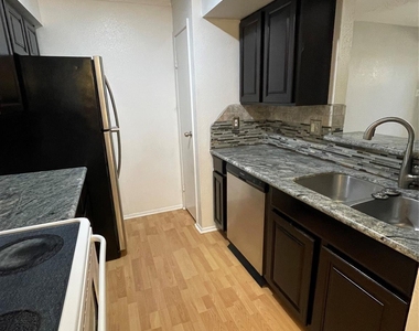 18519 Egret Bay Boulevard - Photo Thumbnail 3