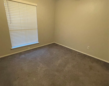 18519 Egret Bay Boulevard - Photo Thumbnail 8