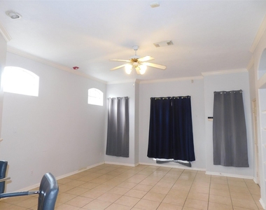 2710 Grants Lake Boulevard - Photo Thumbnail 2