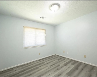 4317 Plover Drive Drive - Photo Thumbnail 17