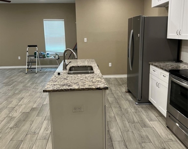 310 West Watson St  Unit A - Photo Thumbnail 4