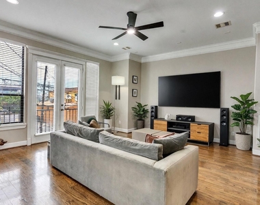 1206 W 14th Street - Photo Thumbnail 17