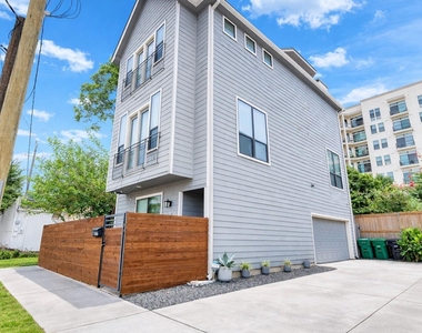 1206 W 14th Street - Photo Thumbnail 3