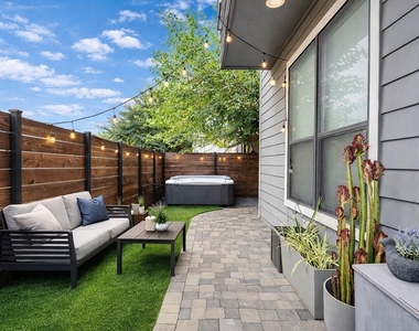 1206 W 14th Street - Photo Thumbnail 6