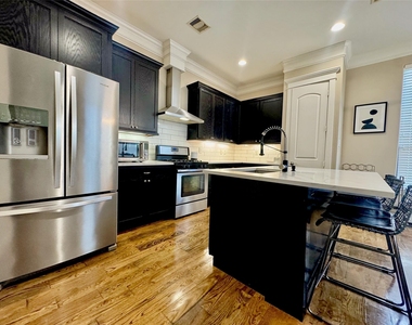 1206 W 14th Street - Photo Thumbnail 22