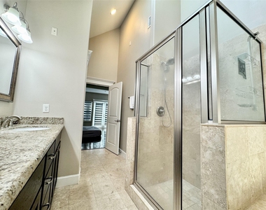1206 W 14th Street - Photo Thumbnail 34
