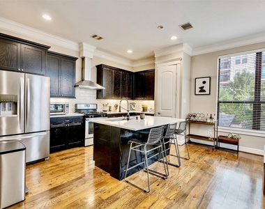 1206 W 14th Street - Photo Thumbnail 21