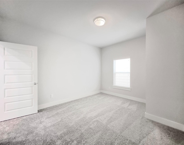 1602 Westside Gardens Lane - Photo Thumbnail 17