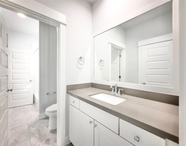 1602 Westside Gardens Lane - Photo Thumbnail 19