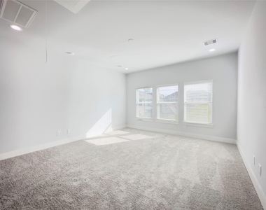 1602 Westside Gardens Lane - Photo Thumbnail 11