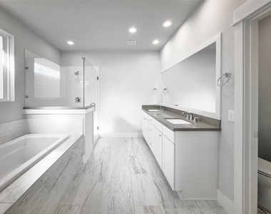 1602 Westside Gardens Lane - Photo Thumbnail 12