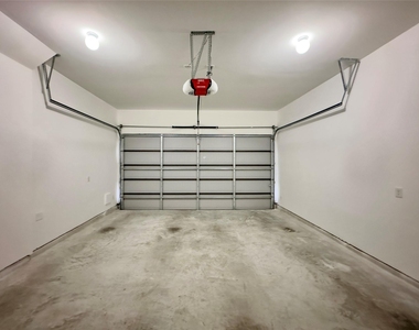 1602 Westside Gardens Lane - Photo Thumbnail 24