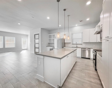 1602 Westside Gardens Lane - Photo Thumbnail 3