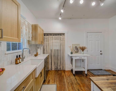 914 Snover Street - Photo Thumbnail 11