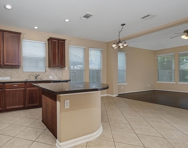 19 Patina Pines Place - Photo Thumbnail 11