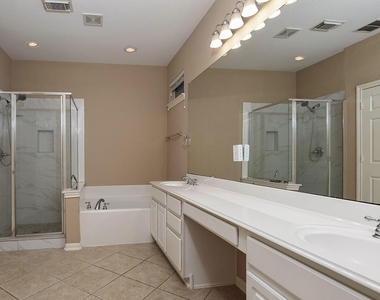 19 Patina Pines Place - Photo Thumbnail 15