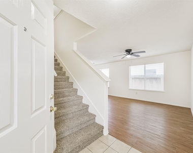 33318 Cottonwood Bend - Photo Thumbnail 2