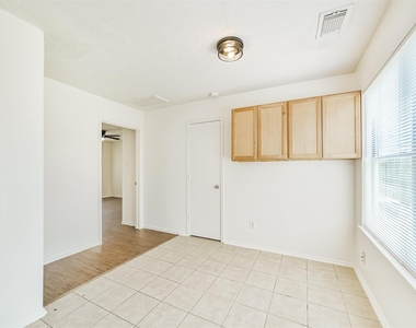 33318 Cottonwood Bend - Photo Thumbnail 15