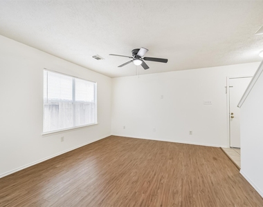 33318 Cottonwood Bend - Photo Thumbnail 4