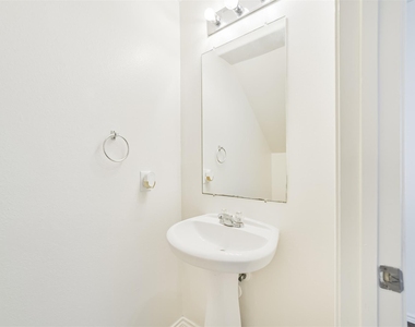 33318 Cottonwood Bend - Photo Thumbnail 16