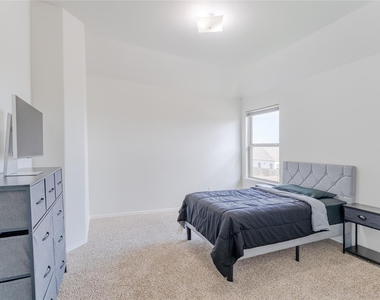 8327 Threadfin Way - Photo Thumbnail 24