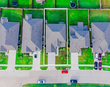 8327 Threadfin Way - Photo Thumbnail 32
