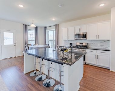 8327 Threadfin Way - Photo Thumbnail 9