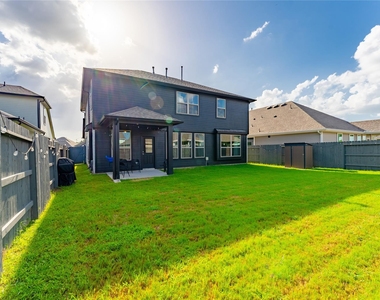 8327 Threadfin Way - Photo Thumbnail 28