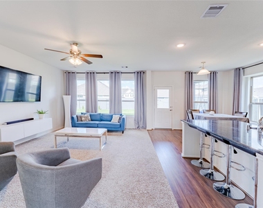 8327 Threadfin Way - Photo Thumbnail 11