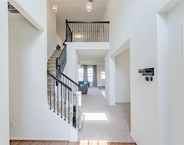 8327 Threadfin Way - Photo Thumbnail 5
