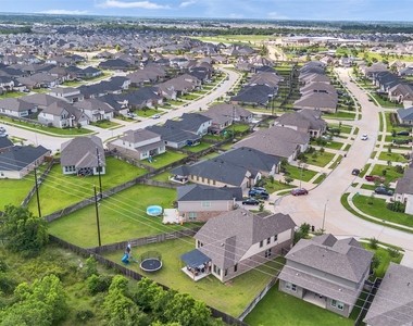 31439 Valley Briar Way - Photo Thumbnail 32