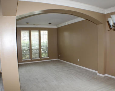 12231 Ashford Park Drive - Photo Thumbnail 7