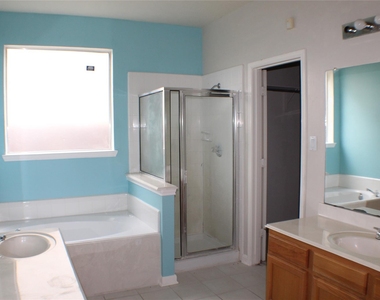 12231 Ashford Park Drive - Photo Thumbnail 18