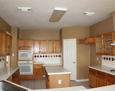 12231 Ashford Park Drive - Photo Thumbnail 14