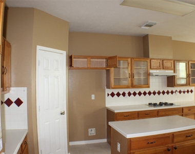 12231 Ashford Park Drive - Photo Thumbnail 10