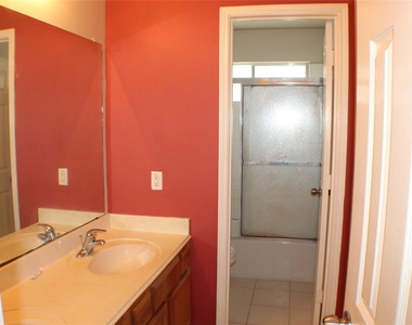 12231 Ashford Park Drive - Photo Thumbnail 35